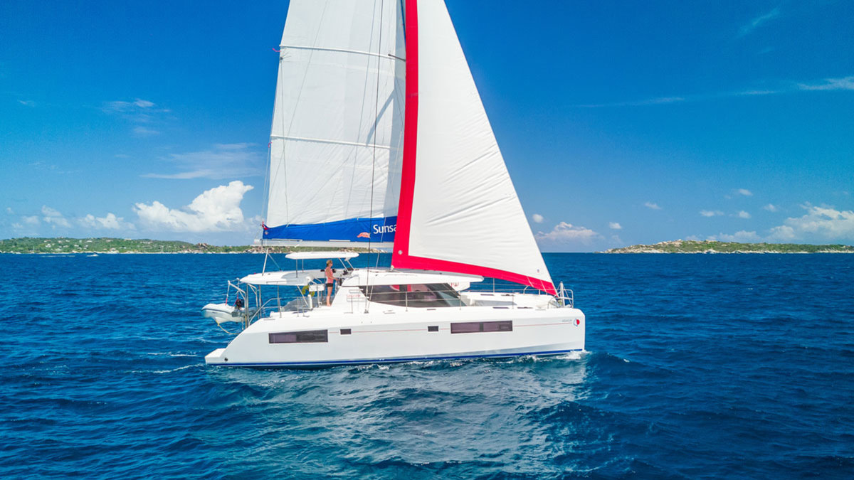 Sunsail 454 Classic Catamaran in Tahiti