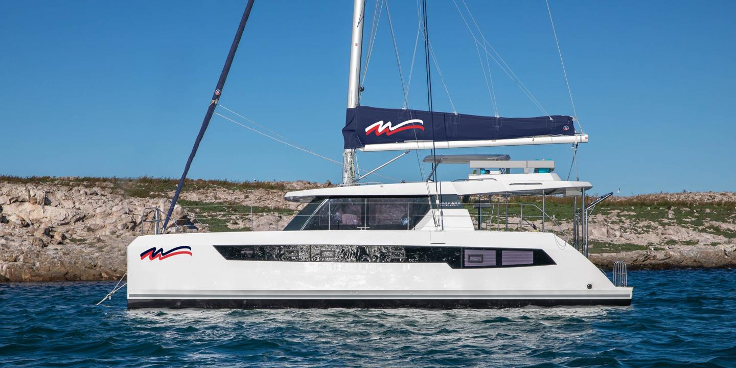 Moorings 4200 Club Class Catamaran in BVI