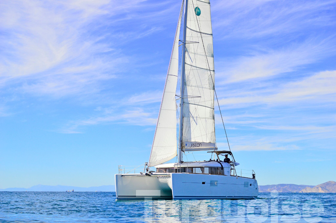 Istion Yachting Lagoon 400 S2 Turquoise Catamaran in Lavrion