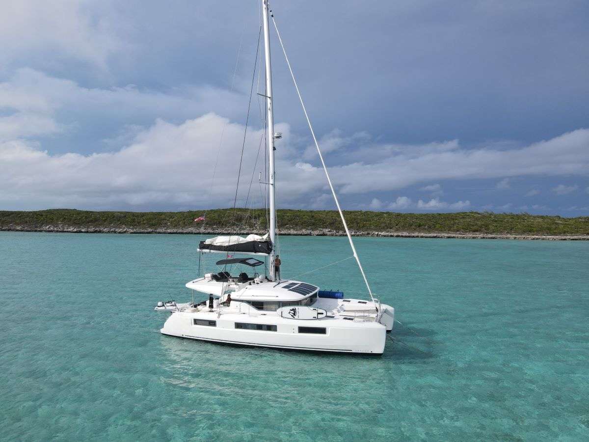 Esperanza II Crewed Lagoon 50 Discount Sailing the Virgin Islands.