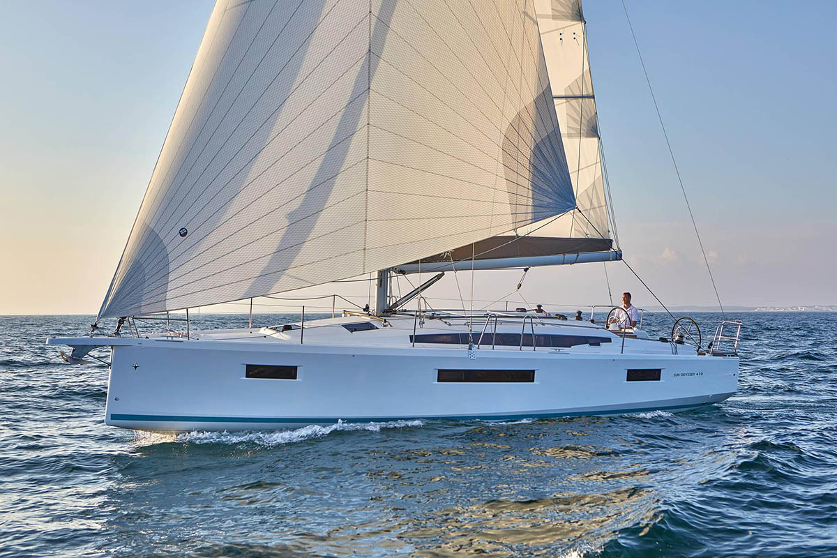 Sun Odyssey 410 Monohull Hygge in Athens